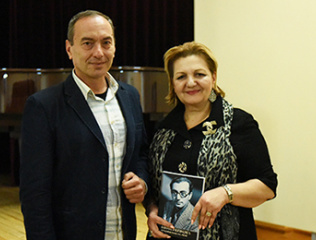 university-students-celebrated-the-125th-anniversary-of-film-director-Ruben-Mamulian