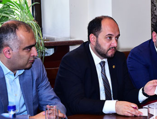 Arayik-Harutyunyan-met-Gegham-Gevorgyan