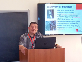 Discovering-Microbiology