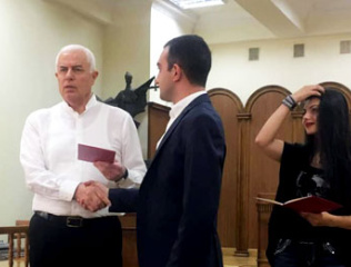 Diplomas-of-graduation-for-lawyers