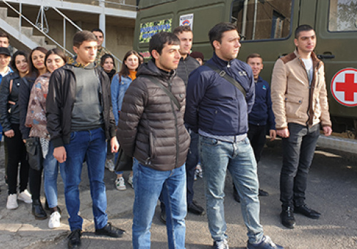 YSU-students-at-RA-peacekeeping-Military-Unit