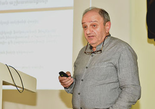 Dean-of-faculty-of-physics-talks-about-his-roots