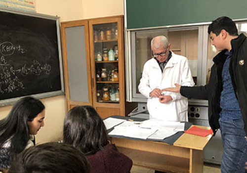 Pupils-of-195-high-school-at-the-faculties-of-Chemistry-and-Biology
