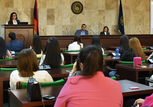 details-of-banking-system-activities-presented-to-YSU-students