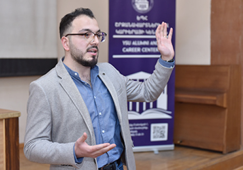 Lecture-on-body-language-at-YSU