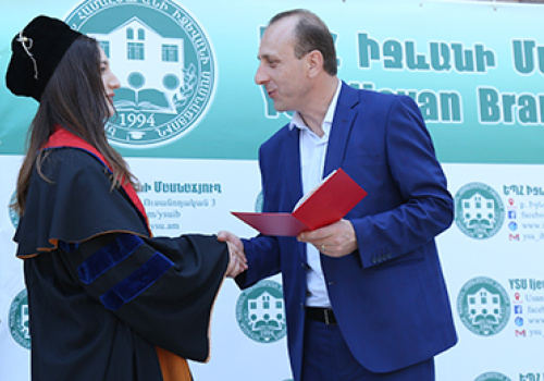 Ceremony-of-handing-diplomas-to-the-Alumi-of-Ijevan-Branch