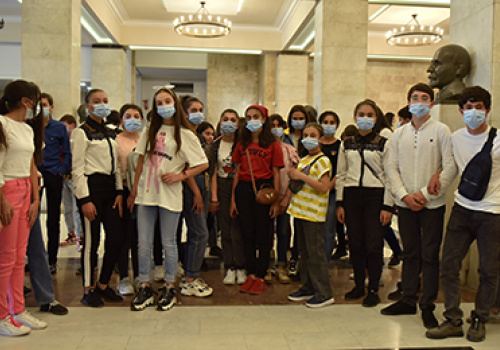 pupils-from-Vardenis-at-YSU