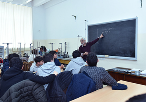 pupils-at-faculty-of-physics