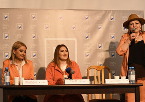 Roza-Linn-at-YSU