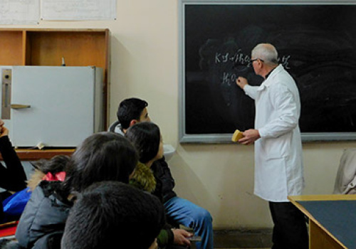 Schoolchildren-of-182-high-school