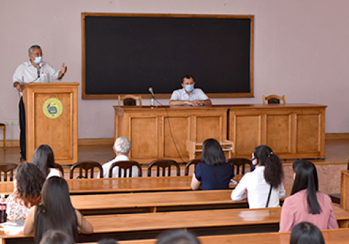 The-first-course-students-at-the-faculty-of-History