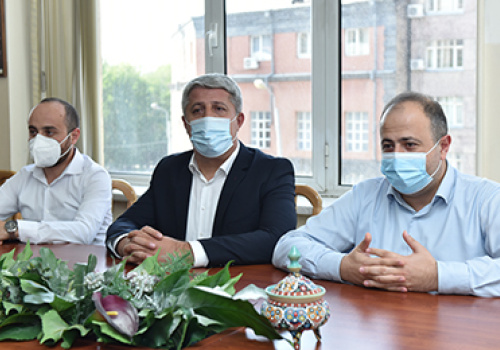 Meeting-at-YSU-Chair-of-Iranian-Studies