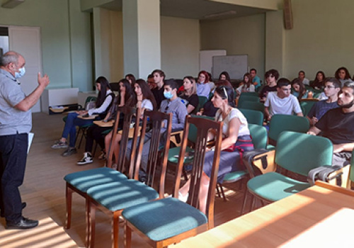 pupils-at-the-faculty-of-physics