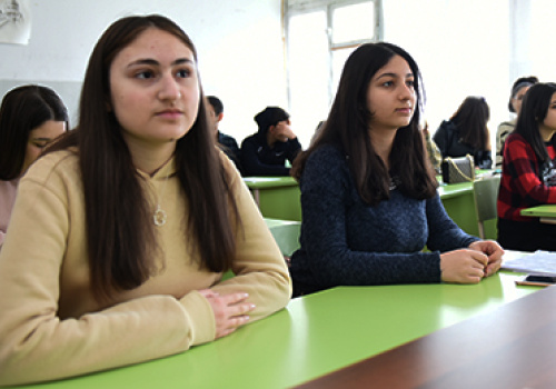The-pupils-hosted-Samvel-Muradyan