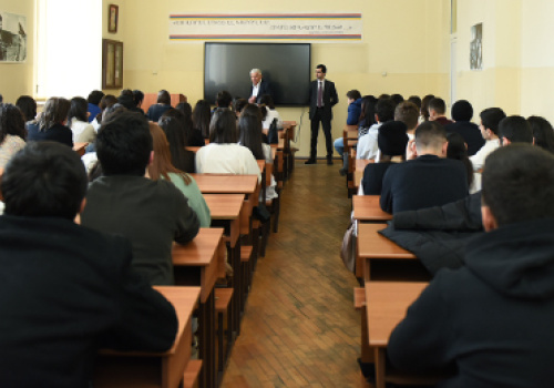 Schoolchildren-visited-YSU