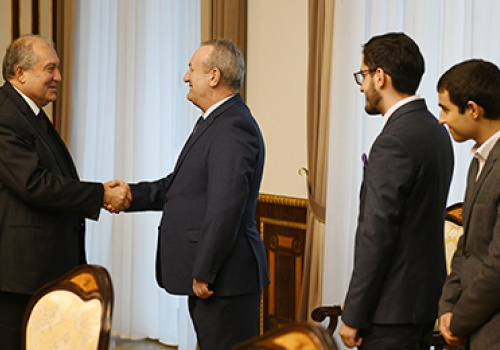 President-Armen-Sarkissian-held-a-meeting-with-YSU-team