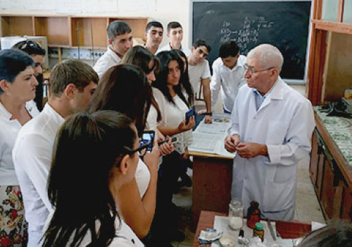 Pupils-visited-faculty-of-Chemistry