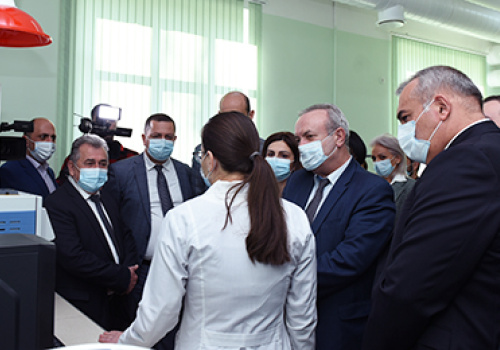 Opening-of-a-new-laboratory-at-the-Institute-of-Pharmacy