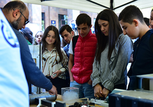 Presentation-of-interactive-experiments-at-YSU