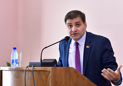 Arman-Babajanyan-at-YSU