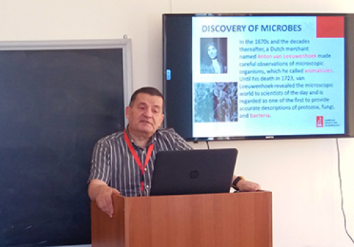 Discovering-Microbiology