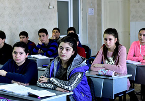 Artsrun-Avagyan-visited-school-N10