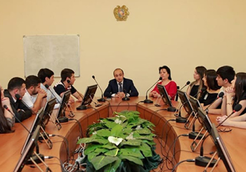 Students-of-the-faculty-of-Law-visited-NA