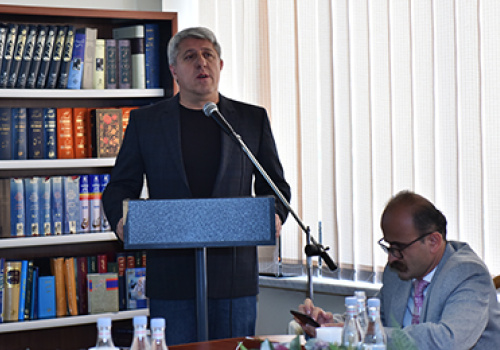 Book-presentation-at-YSU